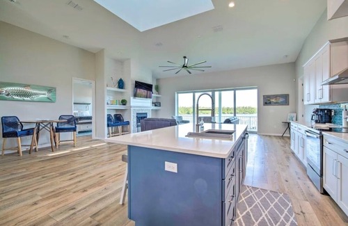Homosassa House | Prime Location Homosassa Riverfront Home - 10/10 Guest Rated