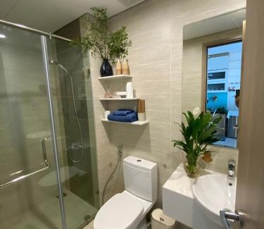 Gia Lam Apartment | Ocean Park View Homestay with Pool and Spa Amenities