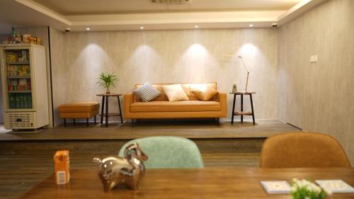 North Point House | Convenient Homy Inn North Point: Family-Friendly Stay
