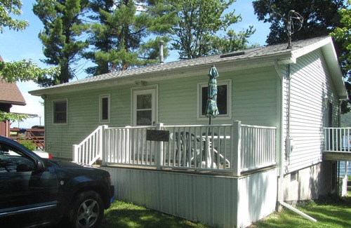 Honeoye Cottage | Experience Lakeside Bliss at Honeoye Lake Cottage!