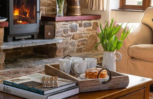 Combe Martin Apartment | Honey Buzzard Farmhouse - Luxury Cottages