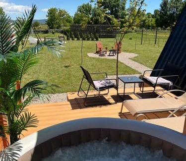Canton 10 Ski Chalet | Guest Rated 10/10: Honey Glamping Resort with Ocean View