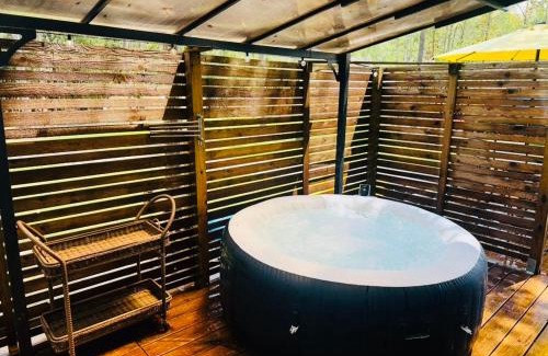 Kountze Cabin | Honey Hive