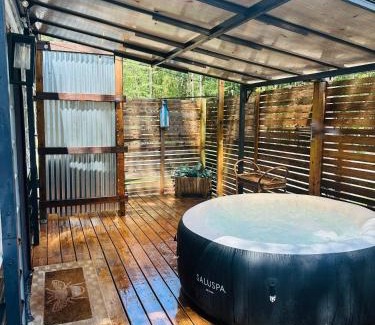 Kountze Cabin | Honey Hive