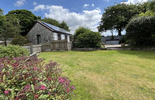 Stenalees Cottage | Idyllic Honey Pot Retreat Amidst Pristine Countryside Escape