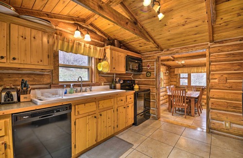 McLeod Cabin | Tranquil Honey's Cabin: Fish, Hike & Relaxing Views