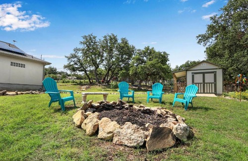 Fischer House | Family-Friendly Getaway at Honey's Lake House Retreat