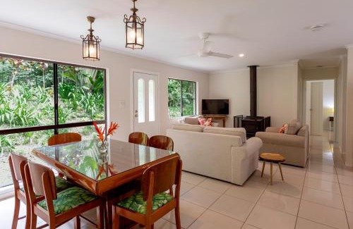 Speewah House | Inviting Honeybee House: Child-Friendly Stay, 9.3/10 Rating