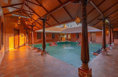 Thoppur Villa | Enjoy Free Breakfast & Mountain Views at Honeychilk Palace