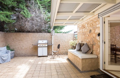 Waterhouse Cottage | Discover Honeyfield Heritage Cottage with Oceanfront Views
