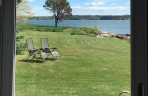 Pleasant Point Cottage | Pet-Friendly Honeymoon Cottage with Oceanfront Bliss