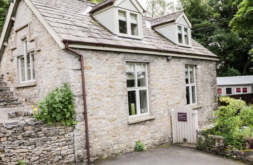 Brigsteer Cottage | Honeypot Cottage: Family-Friendly Getaway with Breakfast