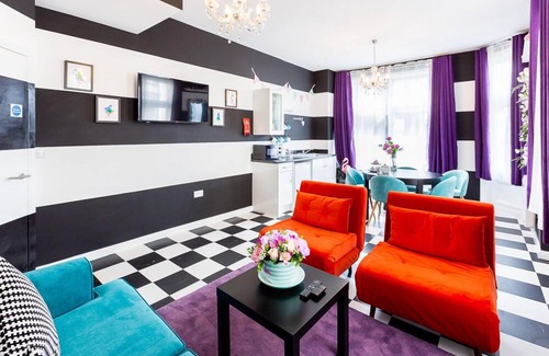 Newcastle-upon-Tyne Apartment | Experience Unforgettable Stays at Honeypot House