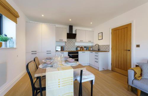 Staple Hill Apartment | Honeysuckle - 1 Bedroom Apartment Near Child-Friendly Fun