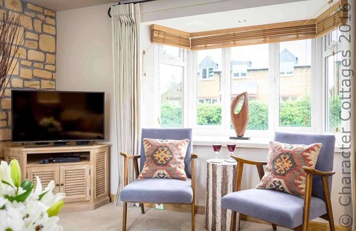 Sibford Gower Cottage | Pet-Friendly Honeysuckle Cottage in Picturesque Tysoe