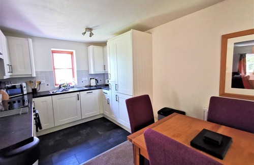 Llanfyrnach House | Honeysuckle Cottage: Guest Rated 10/10, Oceanfront Escape