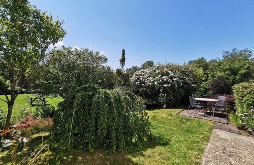 Llanfyrnach House | Honeysuckle Cottage: Guest Rated 10/10, Oceanfront Escape