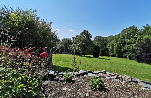 Llanfyrnach House | Honeysuckle Cottage: Guest Rated 10/10, Oceanfront Escape