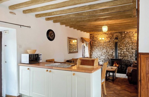 Grangemill Cottage | Inviting 3 Bedroom Accommodation with Kitchen in Matlock