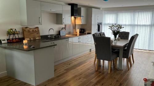 Alton House | Experience Honeysuckle Cottage - A 4-Star Family Retreat