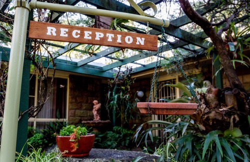 Applethorpe Cottage | Cozy Honeysuckle Cottages in Stanthorpe - 4-Star Retreat