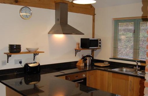 Glastonbury House | Delightful Honeysuckle Farm Cottages - Child Friendly Retreat