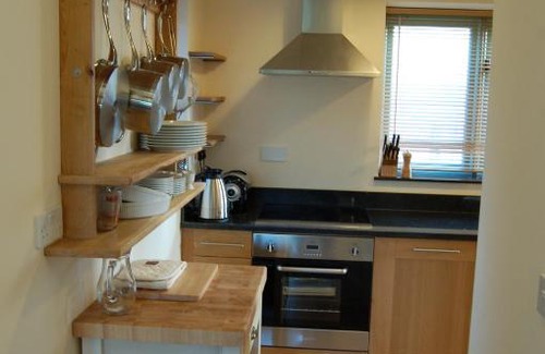 Glastonbury House | Delightful Honeysuckle Farm Cottages - Child Friendly Retreat
