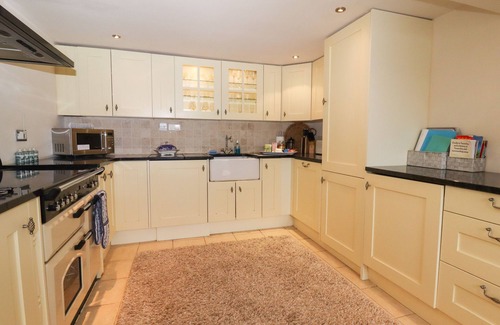 Cheshire West and Chester Cottage | Cozy 2-Bedroom Cottage near Tarporley with Kitchen
