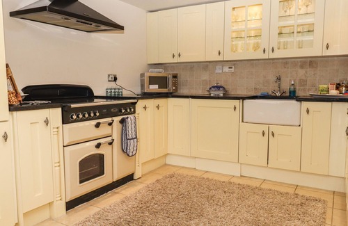 Cheshire West and Chester Cottage | Cozy 2-Bedroom Cottage near Tarporley with Kitchen
