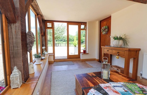 Cheshire West and Chester Cottage | Cozy 2-Bedroom Cottage near Tarporley with Kitchen