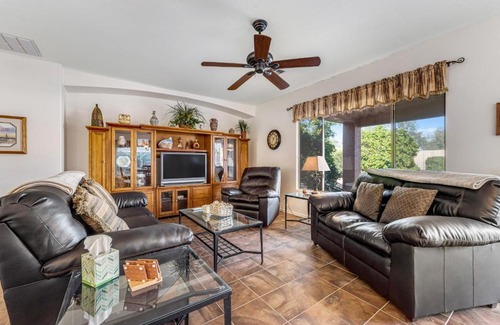 Gold Canyon House | Family-Friendly Retreat at Honeysuckle Hideaway