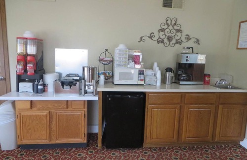 Mountain View Hotel | Comfortable Stay at Honeysuckle Inn - Mountain View Retreat