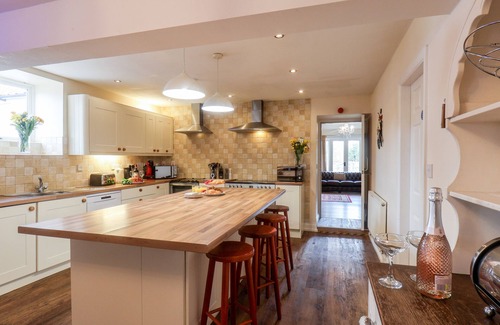 Reighton Cottage | Pet-Friendly Honeysuckle with Hot Tub and Ocean Views