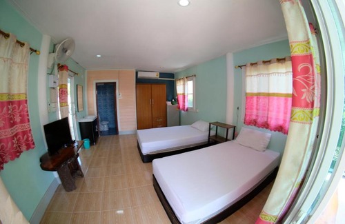 Kalasin House | Family-Friendly Stay at Hong Pak Wan Mai with Great Reviews