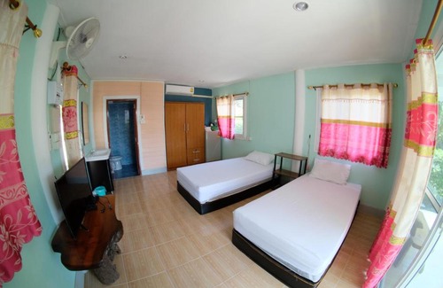 Kalasin House | Family-Friendly Stay at Hong Pak Wan Mai with Great Reviews