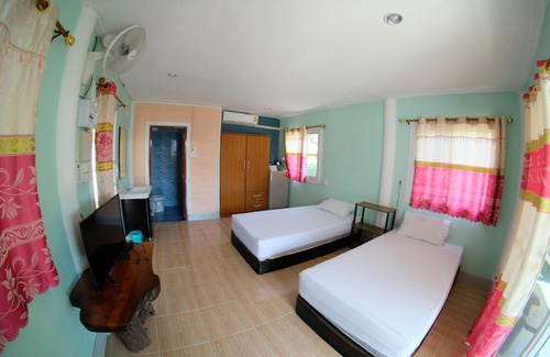 Kalasin House | Family-Friendly Stay at Hong Pak Wan Mai with Great Reviews