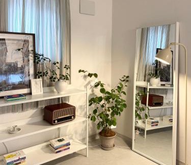 Hapjeong-dong Apartment | Hongdae Hapjeong 3BR Apartment for 4 to 8 People