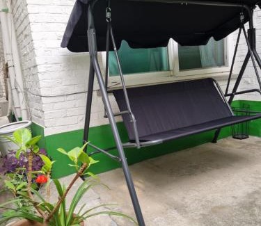 Yeonnam-dong Villa | Family-Friendly Hongdae House with Spacious Open Balcony