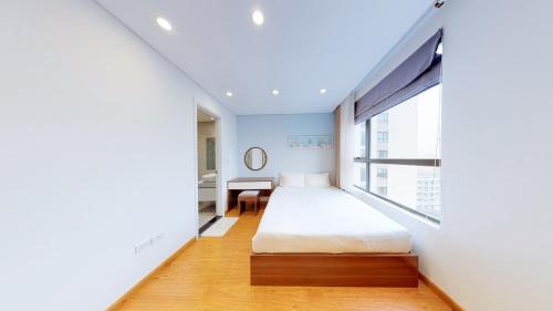 Dong Da Apartment | Relax at HongKong Tower Managed by Lily Home with Pool Access