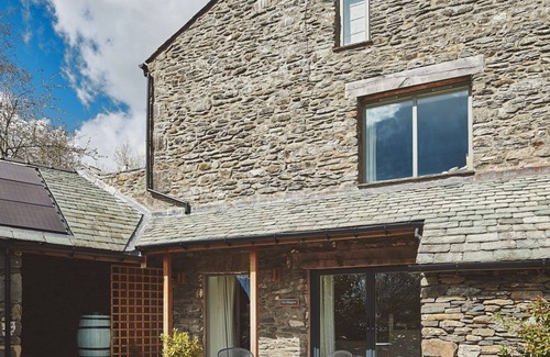 Kendal Apartment | Honister Cottage: Cozy Cottages with Pool & Spa Amenities