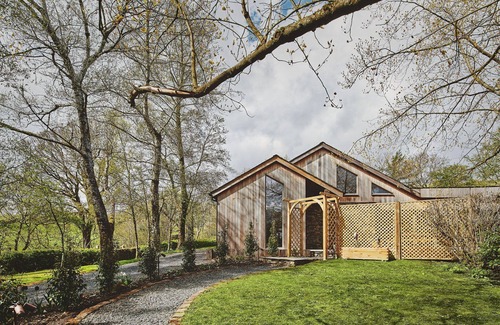 Kendal Apartment | Honister Cottage: Cozy Cottages with Pool & Spa Amenities