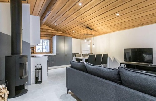 Sirkka House | Tranquil Retreat at Honkakeko by Interhome with Spa & Lake View