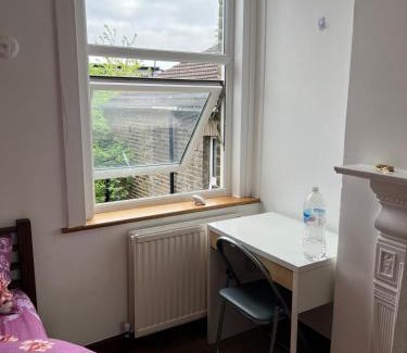 Crofton Park House | Honor Oak Park Homestay