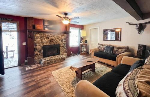 Joseph House | Pet-Friendly Retreat at Honors Nook for Families