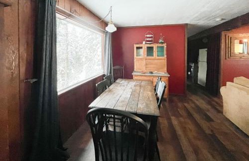 Joseph House | Pet-Friendly Retreat at Honors Nook for Families
