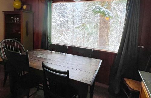 Joseph House | Pet-Friendly Retreat at Honors Nook for Families