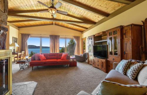 Eldon House | Discover Your Hood Canal Escape - Family-Friendly Retreat