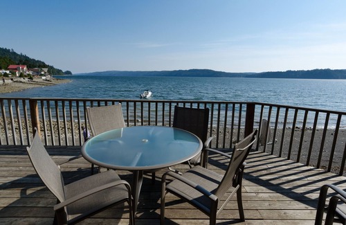 Lilliwaup Cabin | Unforgettable Stay at Hood Canal's Octopus Hole Beach Cabin
