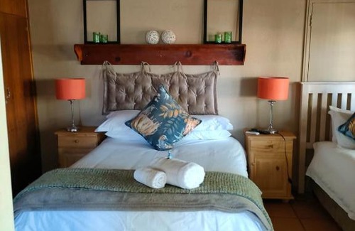 Prieska House | Cozy Hoofstraat 17 Gastehuis in Prieska - Family & Pet Friendly