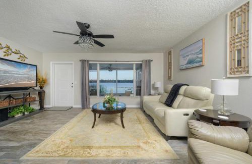 Winter Haven House | Scenic Lakefront Home with Grill, Near Legoland Attractions